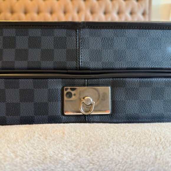 LOUIS VUITTON Garment Bag (3 hanger, pre owned, like new!) - Picture 6 of 15